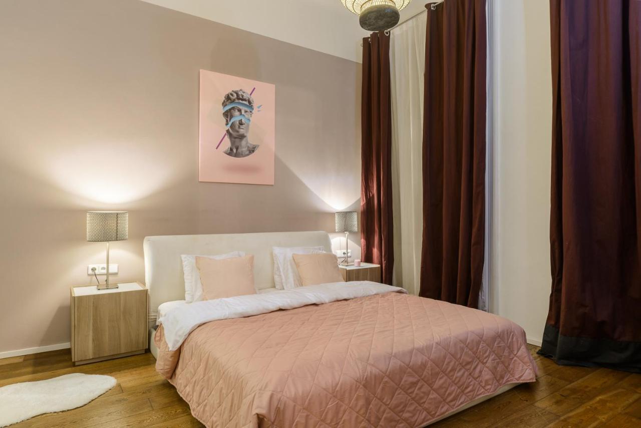 Spacious Near Wenceslas Square With Master Bed Praha